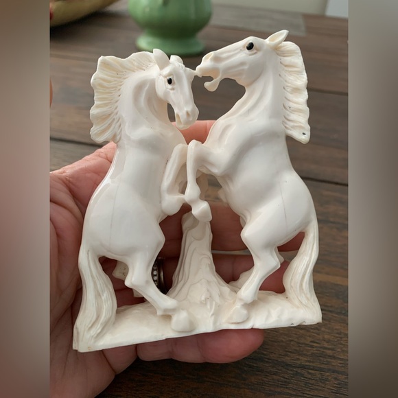 Sold Vintage Beautiful carved horses - Picture 2 of 8